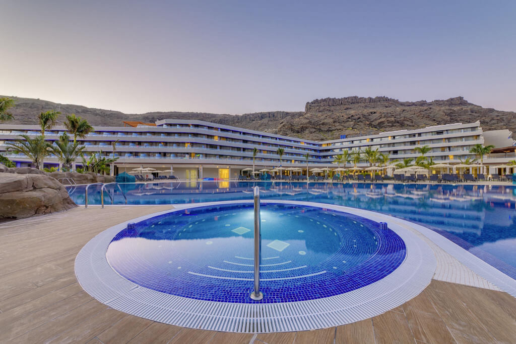 RADISSON BLU RESORT AND SPA MOGAN — Gran Canaria